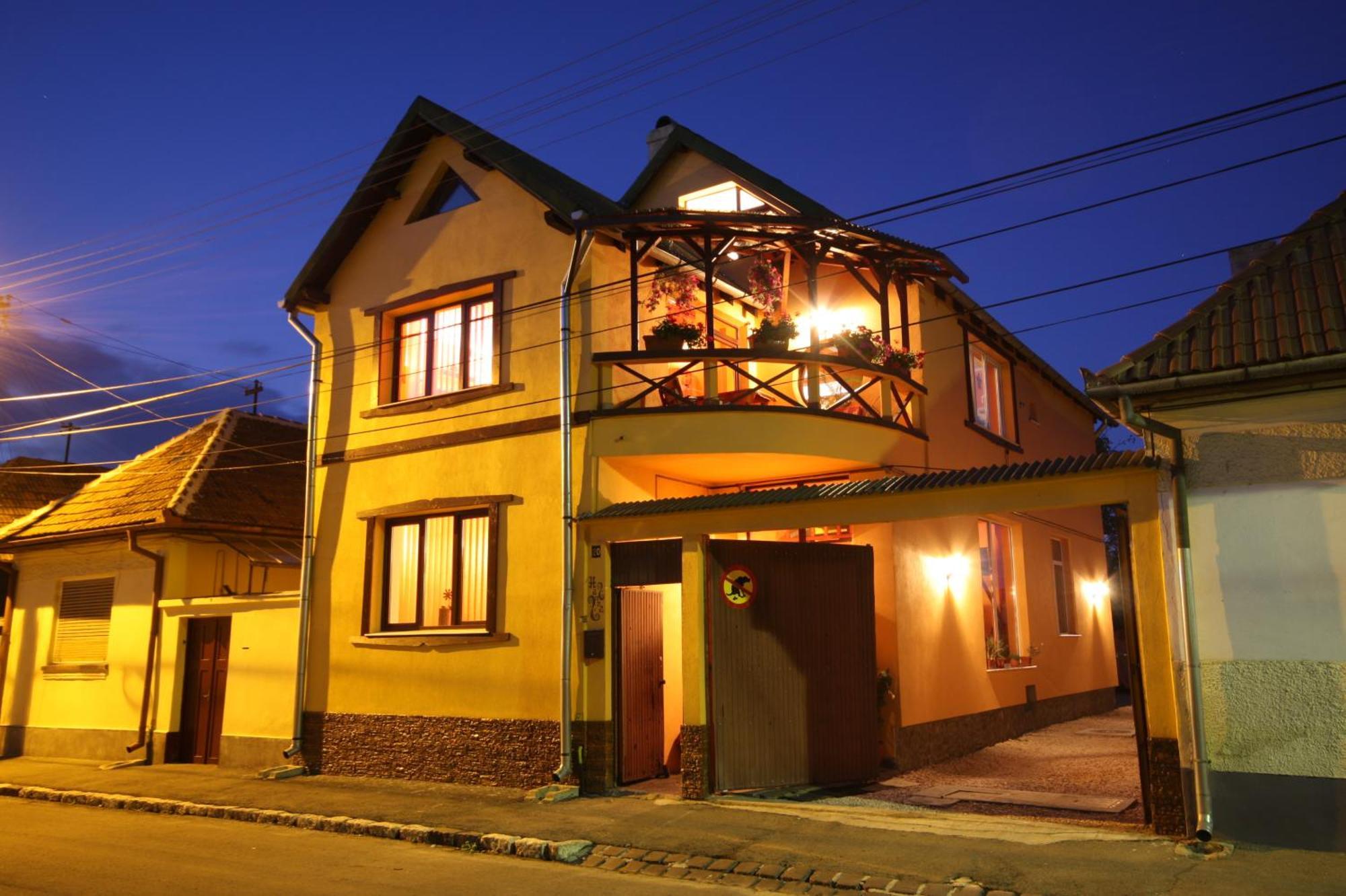 Guest house Pensiunea Hanna 2*