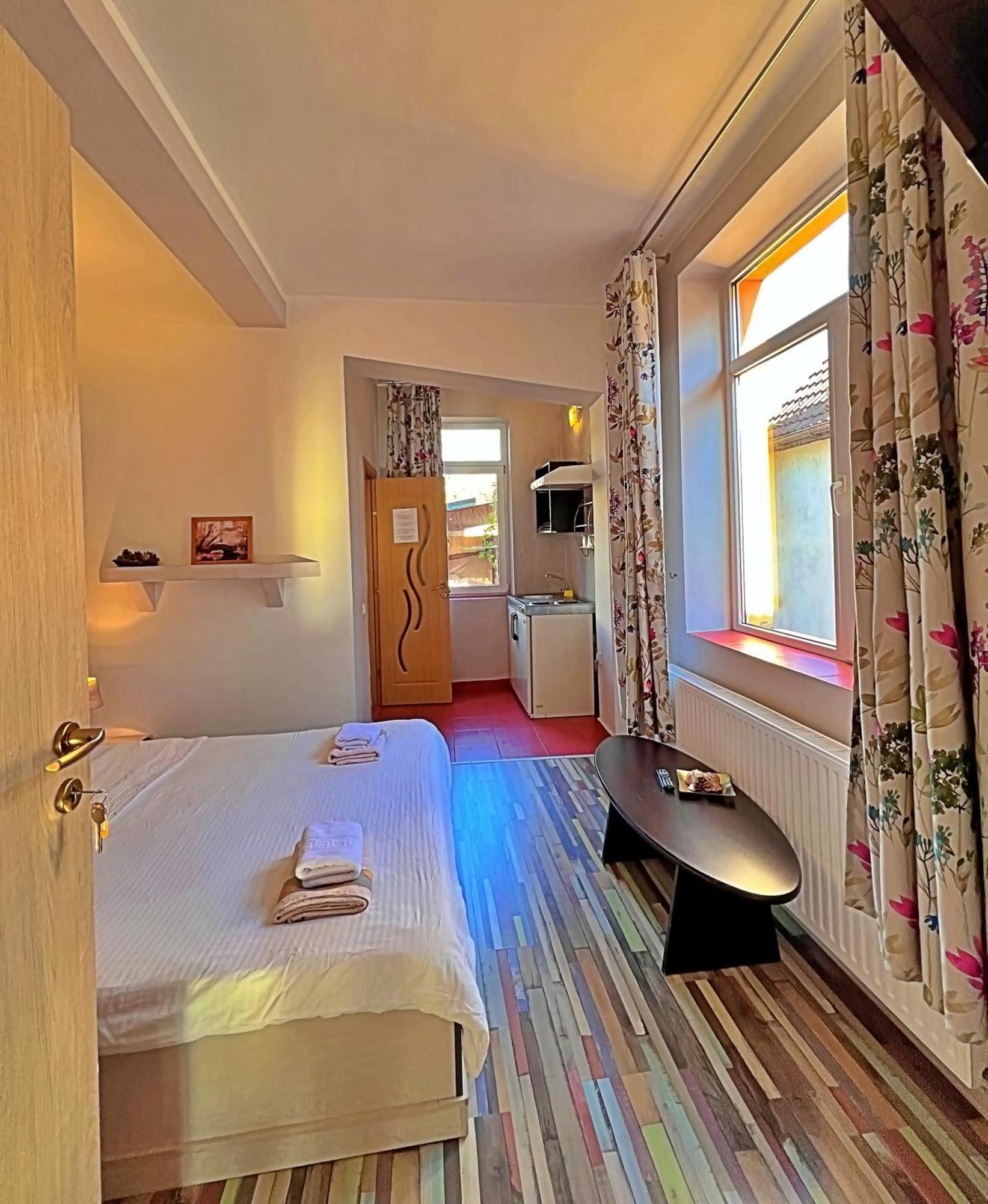 Guest house Pensiunea Hanna 2*